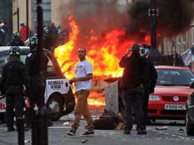 Riots spread to Birmingham, Team India safe