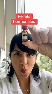 Los pellets hormonales son una forma de terapia hormonal. Consiste en la implantación de pequeños pellets de hormonas bioidénticas en el tejido celular subcutáneo. Estos pellets liberan hormonas de manera constante durante un período de tiempo, lo que puede ayudar a aliviar los síntomas de la deficiencia hormonal.*Beneficios de los pellets hormonales*- Alivian los síntomas de la menopausia y la andropausia, como los sofocos, la fatiga y la disminución del deseo sexual.- Mejoran la densidad ósea 