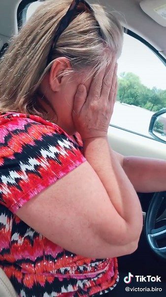 Mom's Hilarious Car Mishap: An Embarrassing Moment