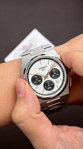 Deal tốt cuối cùng trước khi nghỉ lễ, ae quyết đoán lên nhé 🤟🤟 PRX Chronograph Panda – Chất chơi cổ điển trở lại ngoạn mụcChiếc Tissot PRX Chronograph T137.427.11.011.00 là sự tái hiện đầy tinh tế của thiết kế thập niên 70 – với mặt số “panda” trắng viền đen lôi cuốn và bộ vỏ dáng tonneau sắc sảo. Size 42mm mạnh mẽ, tích hợp chronograph thể thao và bộ máy automatic Valjoux A05.H31 danh tiếng với 60 giờ trữ cót – tất cả gói gọn trong một chiếc đồng hồ chuẩn Swiss Made, quá lý tưởng trong tầm gi