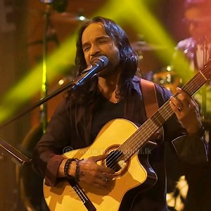 8.3K views · 153 reactions | මා දෑසේ ආදරේ හැඟුම් ලියා තියා ඈ කවුදෝ මා හදේ හැගුම් වශී කලා❤❤ #athula_adhikari | Music Lab සංගීත තෝතැන්න | Facebook