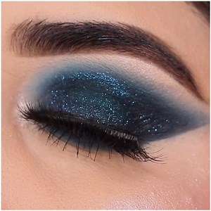 524K views · 10K reactions | A charming eye makeup look in blue! | Lilyon | Facebook