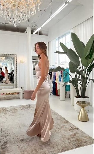 Effortless Elegance in Satin ✨🌊