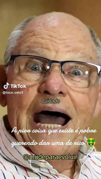 #O que mais tem. #pobre metido a rico. #Naõ tem um pinto pra dar água.#mais se acha o último alecrim dourado.