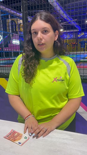 🤳 Síguenos y... ¡salta y juega más! 🤸‍♂️ Ahora tu follow convierte tus 60min de salto nuestras camas elásticas y colchonetas ¡en 80! y para las familias con niños de 4 a 7 años y de 1m a 1,3m ¡2x1 Lunes y Jueves en el parque infantil! #xjump #parque #familia #niños #diversion | Xjump Ocio Cumpleaños Camas elásticas Parque infantil