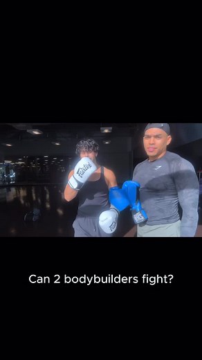 Can 2 bodybuilders fight? 🤷🏻‍♂️ • • • • #bodybuilder #fight #spar #boxing #gym | Jason Arroza