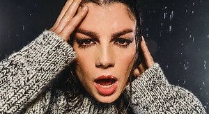 Emma Marrone, chi è la cantante a Sanremo 2024 con "Apnea": età, la malattia, la relazione con De Martino, la morte del padre