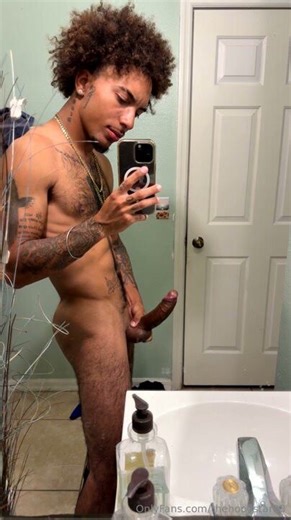 MandingoMulattoMestizoMorenoMezcladoMixtoNegr oBlatinoAfroPardoMen - Hairy light skin daddy nutting before his shower - ThisVid.com Türkçe