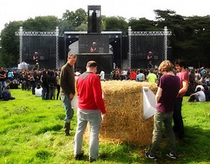 This straw-bale urinal turns your pee into compost