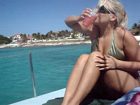 LOST MY SWIMSUIT - OOPS! (Episode 26 - MissKellyTV)