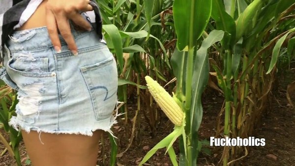 Farmer's Step Daughter Plows The Field 🌽 Creamed Corn Onlyfans @lethareign