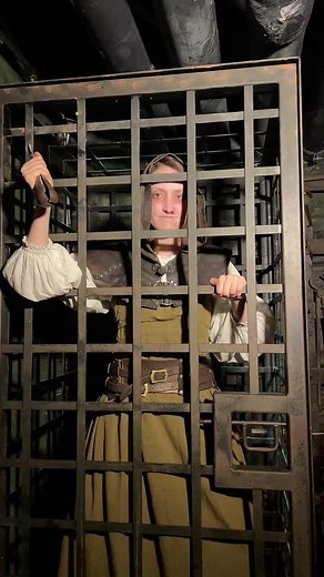 Not a knife but definitely the Pear of Anguish #pearofanguish #acting #londondungeon