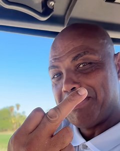 Charles Barkley gets roasted for bad golf shot, gives classic reaction