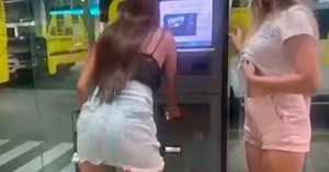 Actriz porno que grabó video sexual en un shopping rompió el silencio