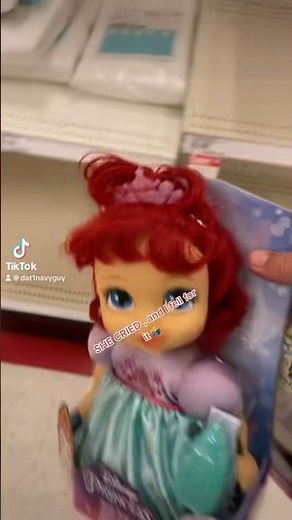 When kids cry at target 😂👀