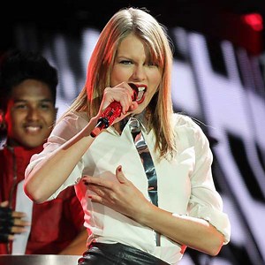 Taylor Swift Shows Off Her Sexy Side in Leather Hot Pants on Stage Down Under