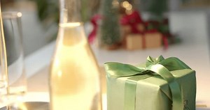 Sur le dessus de table, caméra : vidéo de stock (100 % libre de droit) 3940521969 | Shutterstock