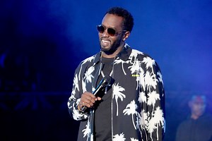 Diddy & Gina Huynh Share Kisses In Instagram Video