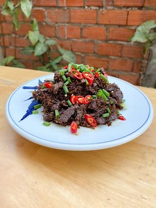 2.5K views · 31 reactions | Amazing Delicious Food | Deep Ant Fried with Beef Recipe | Hang Bophal | Facebook