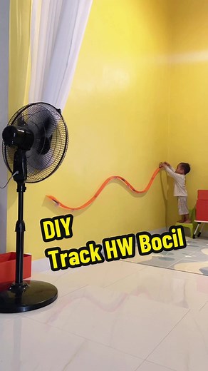 ide DIY Track HW on budget utk bocil apalagi kl mmg anak td senang sm mobilan👌🏼 #hotwheelstrack #hotwheelsindonesia #hotwheelscustom #kidsplayroom #mainananak