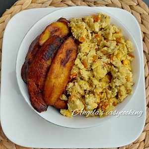 Simply and delicious dodo(fried ripe plantain)and egg recipe🇳🇬😋👌❤️ | Angela's easycooking