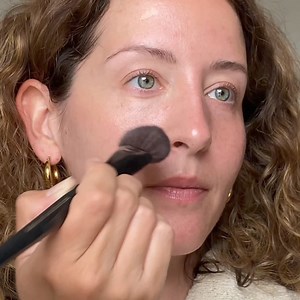 24HR hydration meets 24HR wear, for coverage that looks and feels like your best skin | Bobbi Brown Cosmetics