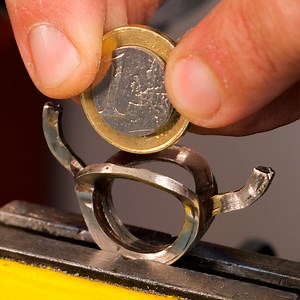 70K views · 89 reactions | Unique ring made out of coins and a tea mug  | 5-Minute MAGIC | Facebook