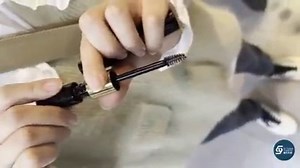 Custom Retractable Mascara Tube Container Packaging The retractable mascara tube drives the rotating shaft to rotate up and down through the top cover. When the rotating shaft is extended, the bristles of the brush head will be stretched and lengthened, the distance between the bristles will become larger, the bristles will become sparse, and the rotating shaft will be shortened. The part of the bristles will be shrunk and shortened, the distance between the bristles will become smaller, the bri