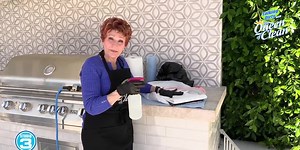 Queen of Clean shows how to clean BBQ grill racks