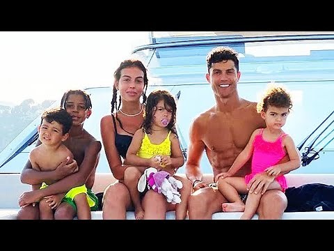 Ronaldo FUNNY Moments With His FAMILY Part 4