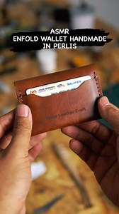 14K views · 470 reactions | ASMR Enfold wallet handmade in Perlis❤️ #asmrleather #leather #leathercraft #walletkulit | vaska.my | Facebook