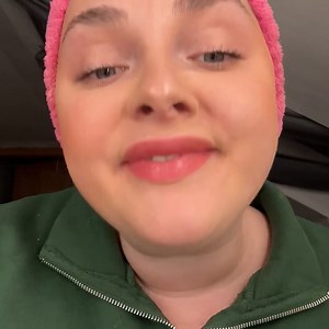 Cleanse like a pro with our Double Cleanse Bundle! 💞 Our Grapeseed Oil Makeup Remover, Green Tea & Vitamin E Cleansing Balm, and Eco Pad work in harmony to leave your skin fresh, clean and rejuvenated 🌿 Save an EXTRA 30% with code 1STPAYDAY > https://bit.ly/3SuTW4f | Give Me Cosmetics