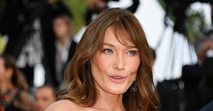 Carla Bruni dévoile l’adorable lettre de sa nièce de cinq ans adressée au président de la République
