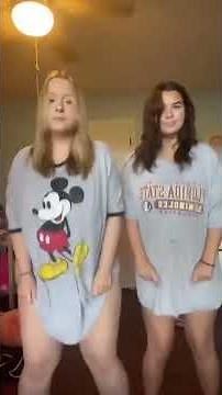 Girls Clapping Their Ass