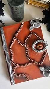 🔮📚 Get ready for a spellbinding Halloween as Fabi uses her Glowforge Spark to recreate the iconic Sanderson Sisters’ Spell Book! ✨ Witness the magic unfold just in time for the spooky season, capturing all the enchanting details that make the book come alive. 🧙‍♀️🎃 Think Fabi nailed the look? Drop a 👻 in the comments if you think so and share with a friend who loves the three witchy sisters as much as you do! Let's celebrate the magic of creativity together! 🪄🍂 🖨️: Glowgorge Spark ✨: @fa