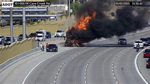 Truck fire sends large plume of black smoke into skies over Phoenix