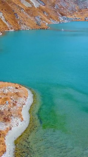 🏔️ Discover the Breathtaking Tsho Rolpa Lake! 🌊✨ At 4,580m, Tsho Rolpa is one of Nepal’s largest glacial lakes, surrounded by towering Himalayan peaks! 🏔️💙 🚶‍♂️ Duration: 4 Days 🛤 Route: Kathmandu → Charikot → Chetchet → Simigaun → Dongang → Na Village → Tsho Rolpa & Dudh Kunda 🌸 Best Time to Visit: Spring (March-May) & Autumn (Sept-Nov) for clear skies and easy access. 🔥 Highlights: Stunning turquoise lake, breathtaking glaciers, and a thrilling trek through the Rolwaling Valley! 📌 If
