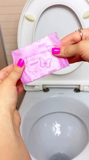 25K views · 641 reactions | The Hotel Cleaner Told Me About It #LifeHack #cleaning #clean #bathroom #tips Materials • Pads • Air freshener • Soap • Shampoo • Shower gel • Domestos • Dishwashing liquid • Laundry gel • Laundry conditioner in granules • Baking soda • Vinegar | FastDIY | Facebook