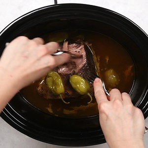 1.2K views | My Spicy Top Round Roast recipe is cooked all day in your crockpot for an incredibly tender and flavorful roast. With just a few ingredients you can whip it up in minutes, set it and forget it. GET THE RECIPE: https://www.yellowblissroad.com/slow-cooker-top-round-roast/ | Yellow Bliss Road | Facebook