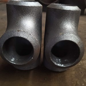 [Hot Item] Carbon Steel Elbow Reducing Tee Equal Tee 6inch * 4inch Sch80 Equal Tee CS Pipe Fitting Flange Elbow Concentric Eccentric Reducer Equal Tee Unequal Tee