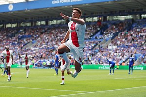 Wolves target Che Adams to stay with Southampton this summer