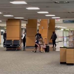File this one under: Most Precious Airport Welcome Ever 😍🥹 📷: Collin Caranna | Gulfport-Biloxi International Airport