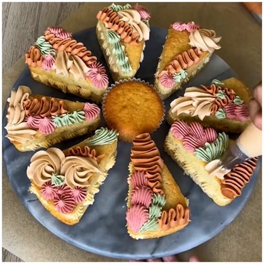 Yummiest & prettiest pizza cake 😍 | MetDaan Cakes