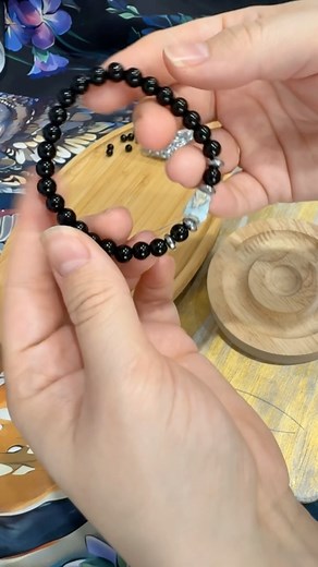 Tvorím,teda som🥰#ellienaramky #handmade #tutorial #diy #madewithlove #vyrabam #rucnerobene #vyrobenenaslovensku #vyrobenoslaskou #vyrobenosrdcem #vyrobenorucne | Náramky Života ElliE