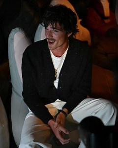 156K views · 16K reactions | Jacob Elordi ❤️‍ | La Tía Sabrina | Facebook