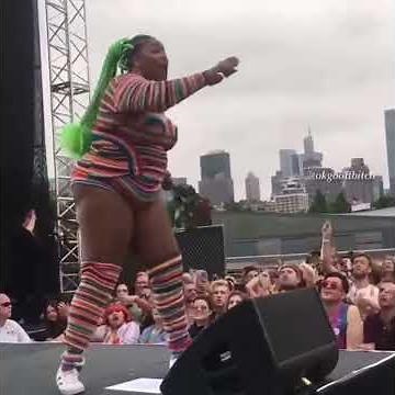 Lizzo FALLS Off Stage During Performance