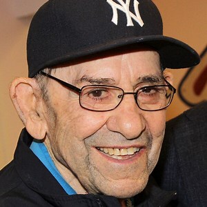 Yogi Berra, Hall of Famer and Yankees Catcher, Dies at 90