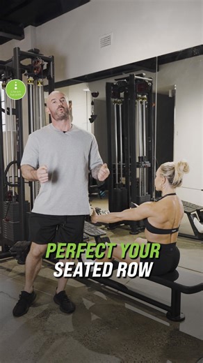 Perfect your rowing technique with these two essential cues from Sebastian: 1️⃣ Cue One: Pull your shoulder blades back and down towards your back pockets in the fully contracted position. 2️⃣ Cue Two: Reverse the curve in your upper back (thoracic spine extension) to achieve perfect form. These actions go hand in hand to master your rowing pattern. Extend your thoracic spine, pull your shoulder blades back and down, and achieve impeccable results! Do you want to master fat loss and strength tra