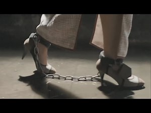 Chinese actress Yang Xue in handcuffs and leg shackles | 楊雪手銬腳鐐