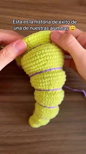 63K views · 1K reactions | "Aprende a crear adorables amigurumis desde cero con nuestro curso paso a paso. Con el acompañamiento de un experto, aprenderás las técnicas y trucos necesarios para crear tus propias creaciones. ✨ Desde los conceptos básicos hasta los detalles más avanzados, este curso te guiará a través de cada paso. ¡Únete y descubre el mundo de los amigurumis!拾拾" | Amigurumi desde cero | Facebook